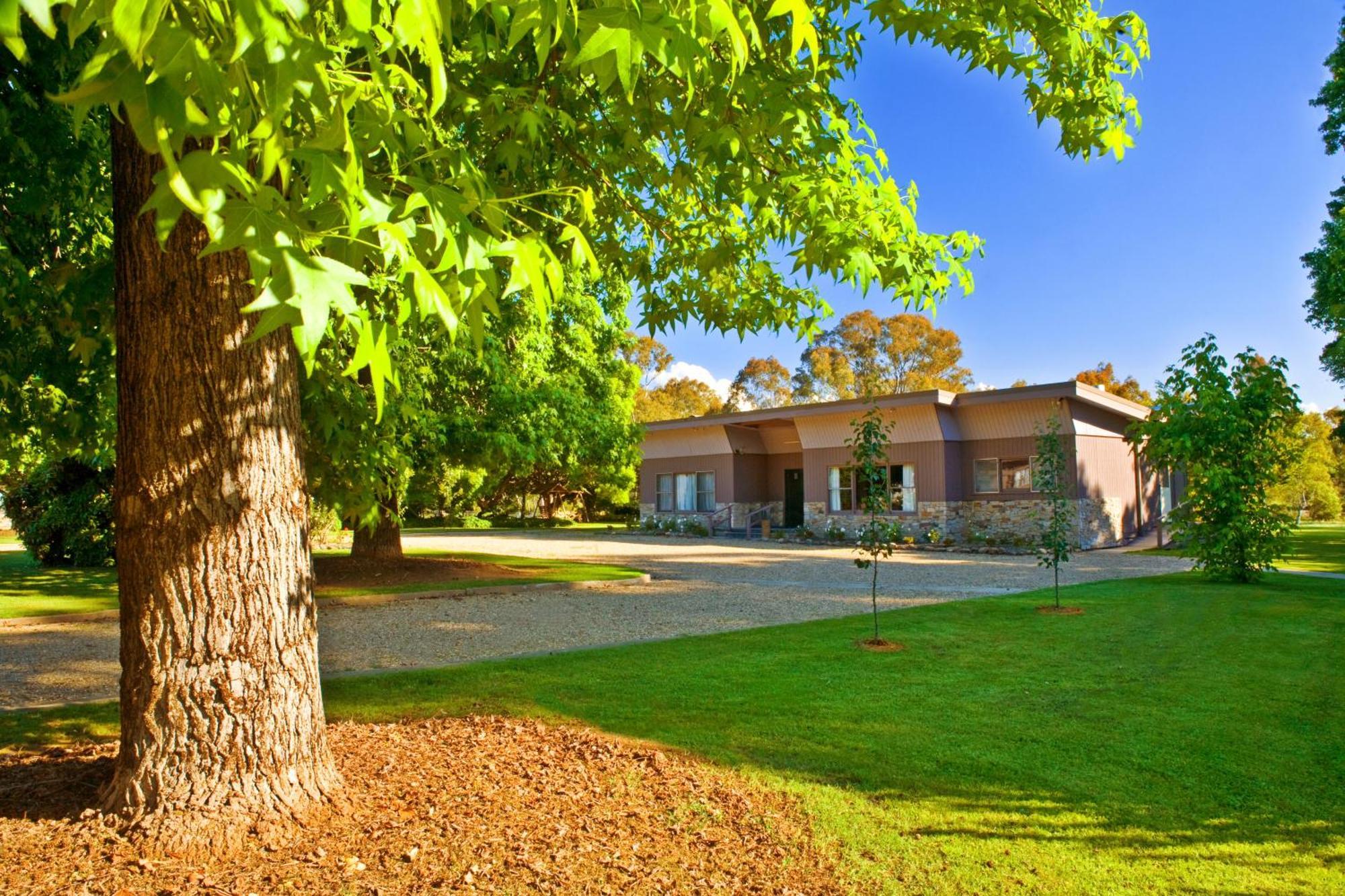 Buffalo Motel And Country Retreat Porepunkah Buitenkant foto